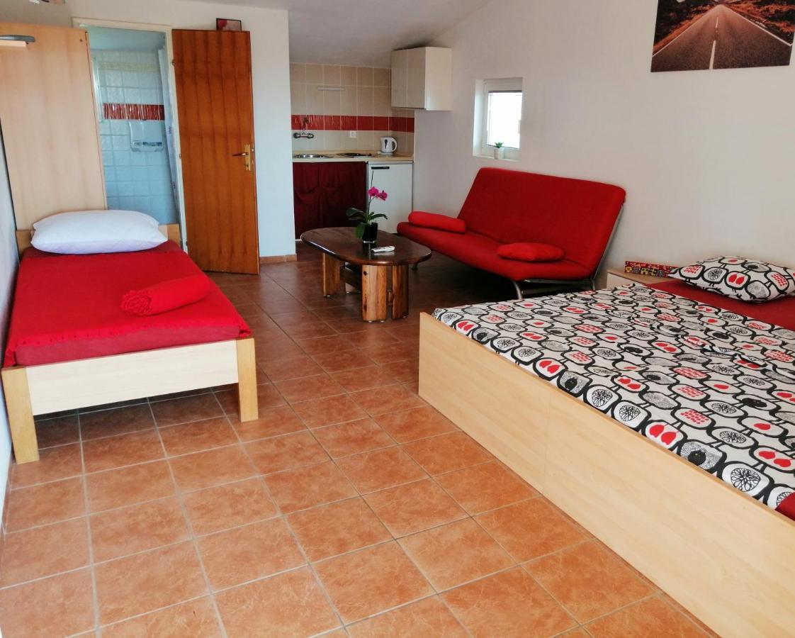 Apartments Brkovic Sukosan Exterior photo