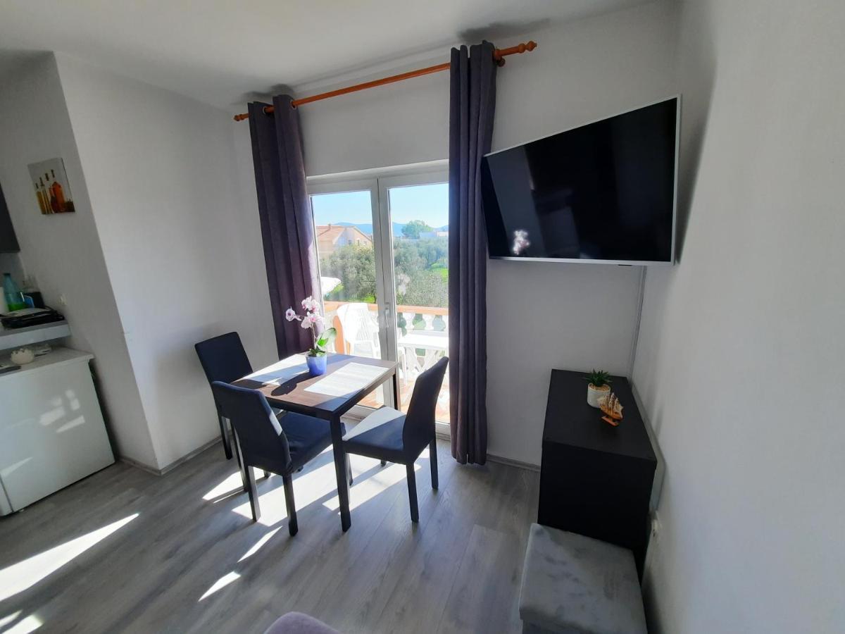 Apartments Brkovic Sukosan Exterior photo