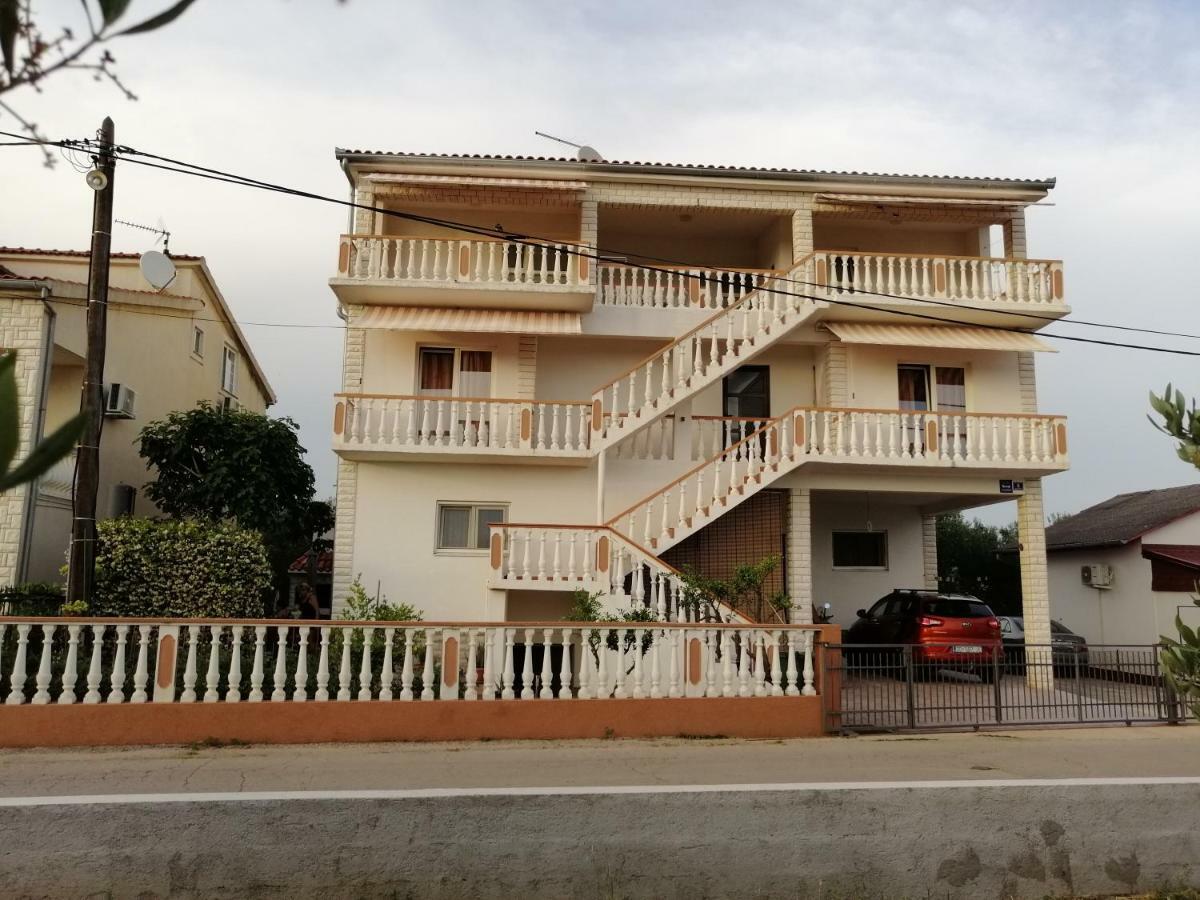 Apartments Brkovic Sukosan Exterior photo